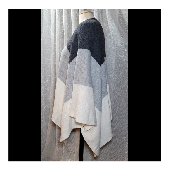 Nordstrom Rack poncho - Picture 3 of 4